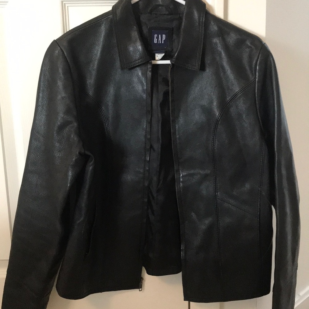 Gap leather jacket size medium excellent